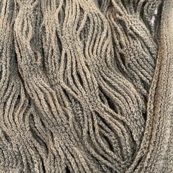 Beautiful knit scarf - Picture 5 of 8